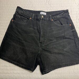 Zara black denim bermuda shorts, size 14 (US)